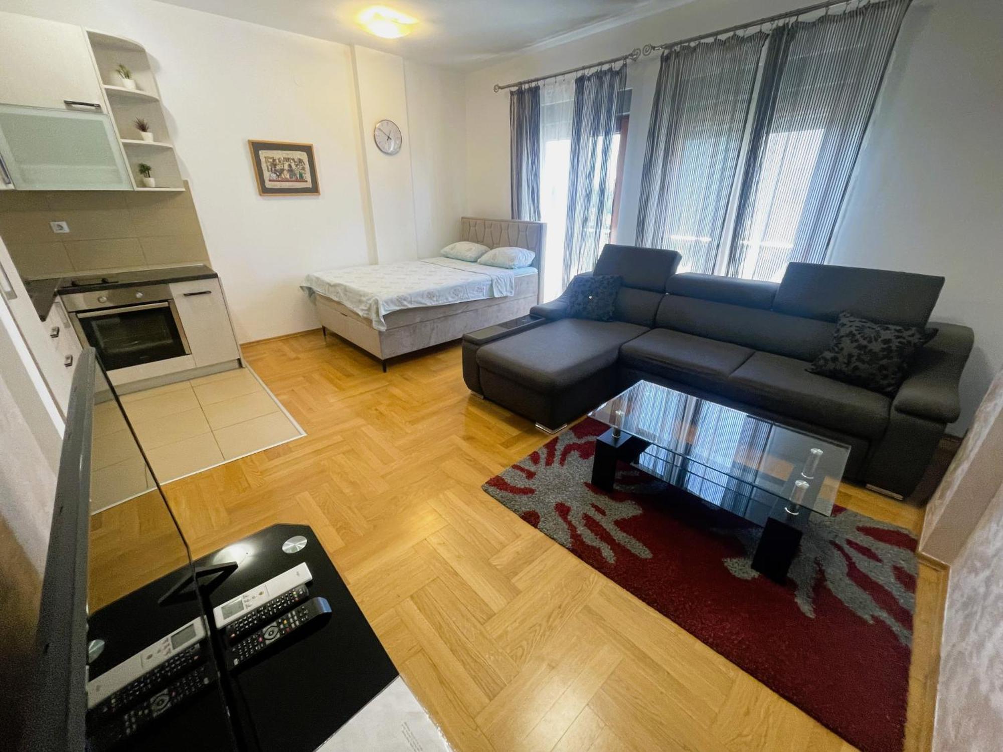 Renta Stanovi Podgorica Apartment Екстериор снимка